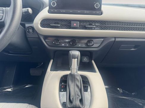 Used 2024 Honda HR-V LX image 11