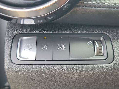 Used 2025 Chevrolet Equinox LT w/ Safety and Technology Package FWD image 17