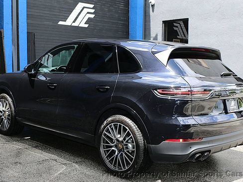 Used 2022 Porsche Cayenne Platinum Edition AWD/4WD image 5