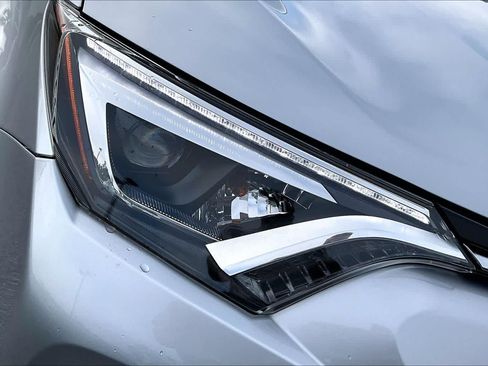 Used 2016 Toyota RAV4 Limited w/ Advanced Technology Package AWD/4WD image 28