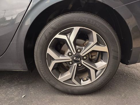Used 2019 Kia Forte LXS FWD image 6
