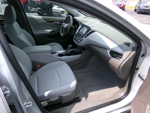 Used 2018 Chevrolet Malibu Hybrid FWD image 23