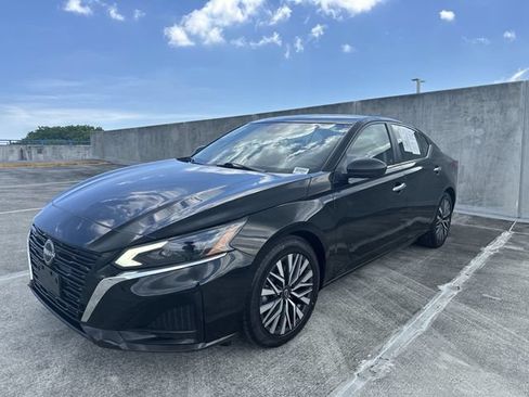 Used 2024 Nissan Altima 2.5 SV FWD image 19