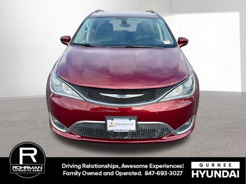 Used 2018 Chrysler Pacifica Touring-L Plus image 3