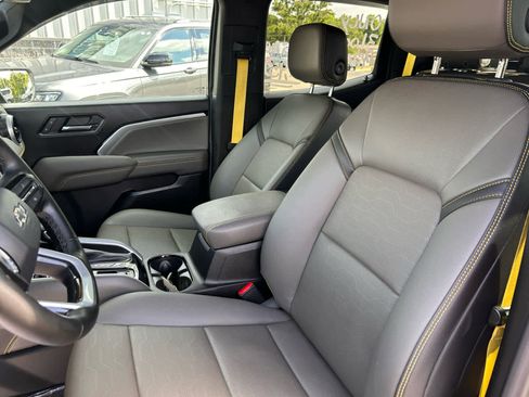Used 2023 Chevrolet Colorado ZR2 w/ ZR2 Convenience Package III AWD/4WD image 12