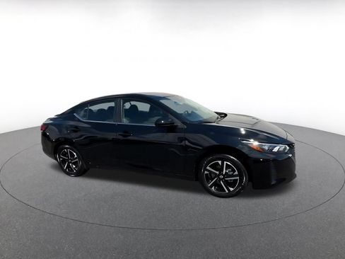 Used 2025 Nissan Sentra SV FWD image 2