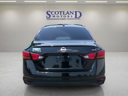 Used 2024 Nissan Altima 2.5 SV FWD image 7