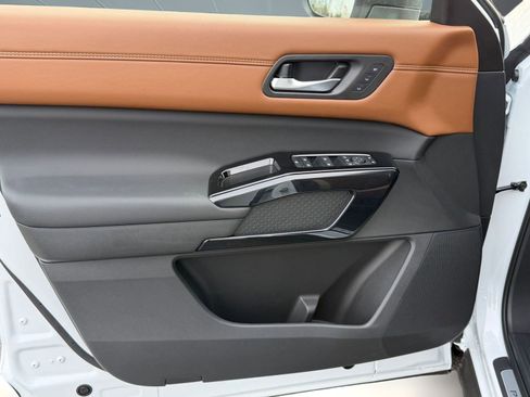 New 2026 Nissan Pathfinder Platinum AWD/4WD image 12