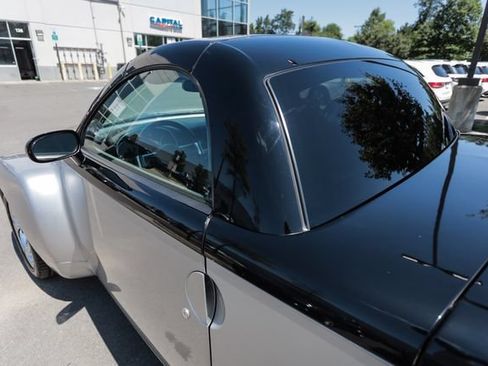 Used 2005 Chevrolet SSR w/ Preferred Equipment Group RWD image 19