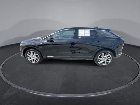Certified 2025 Cadillac Optiq Luxury 1 AWD/4WD image 6