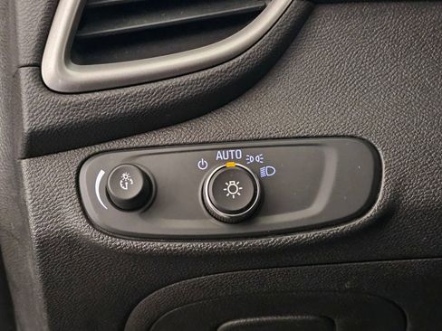 Used 2019 Chevrolet Trax LS w/ LPO, Protection Package FWD image 16