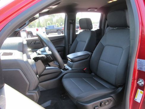 Certified 2023 Chevrolet Colorado Trail Boss w/ LPO, Dark Essentials Package AWD/4WD image 17