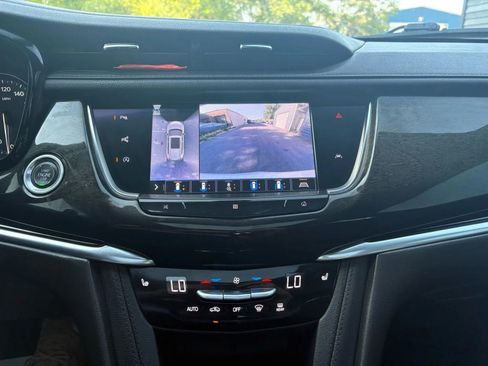 Used 2020 Cadillac XT6 Premium Luxury image 21