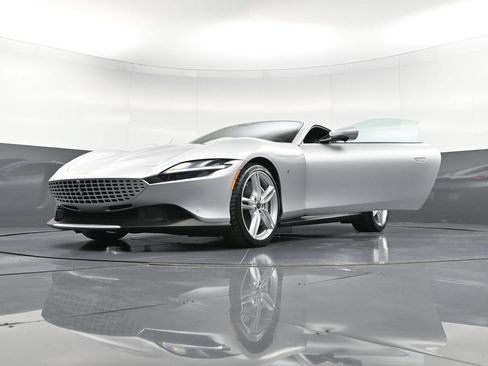 Used 2024 Ferrari Roma RWD image 37