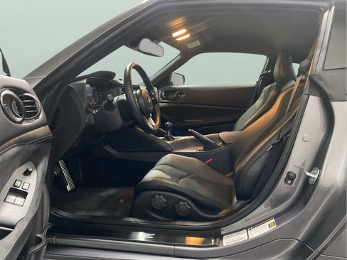 Certified 2024 Nissan Z Performance w/ Floor Mat Package image 11
