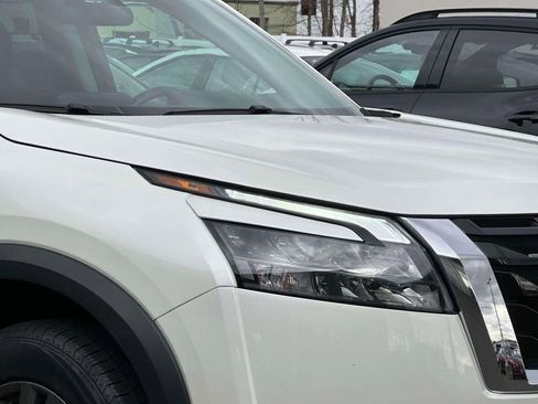 Used 2024 Nissan Pathfinder SV AWD/4WD image 8