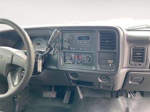 Used 2003 Chevrolet Silverado 1500 2WD Regular Cab w/ Exterior Appearance Package image 11