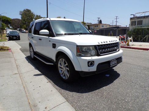 Used 2016 Land Rover LR4 HSE image 2