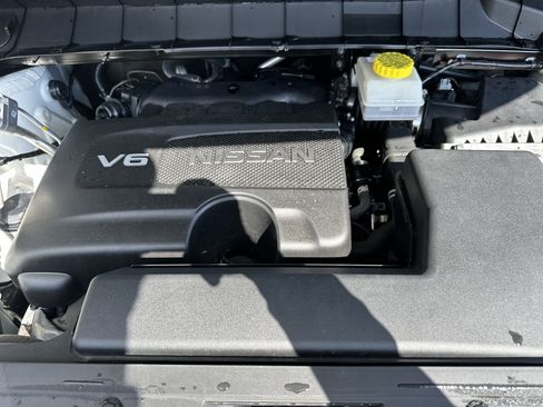 Used 2023 Nissan Pathfinder Platinum image 9