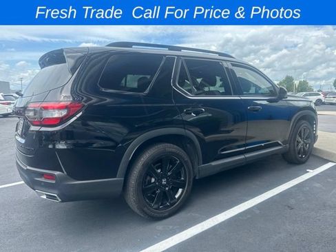 Used 2025 Honda Pilot Black Edition image 6