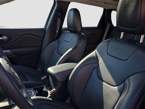 Used 2021 Jeep Cherokee Limited w/ Elite Package image 7