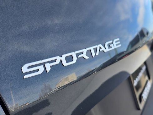 Used 2025 Kia Sportage EX FWD image 7