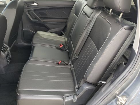 Certified 2023 Volkswagen Tiguan SE FWD image 16