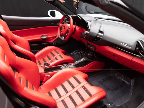 Used 2017 Ferrari 488 Spider RWD image 69
