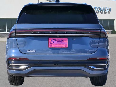 Used 2025 Lincoln Nautilus Black Label image 11