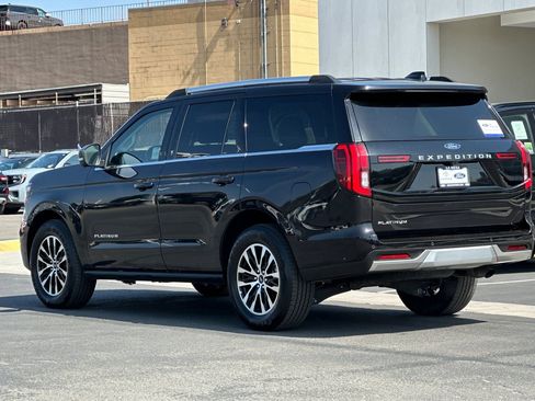 Certified 2025 Ford Expedition Platinum AWD/4WD image 5