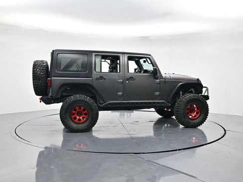 Used 2017 Jeep Wrangler Unlimited Rubicon AWD/4WD image 2