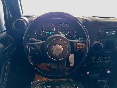 Used 2018 Jeep Wrangler Unlimited Sport w/ Connectivity Group AWD/4WD image 18