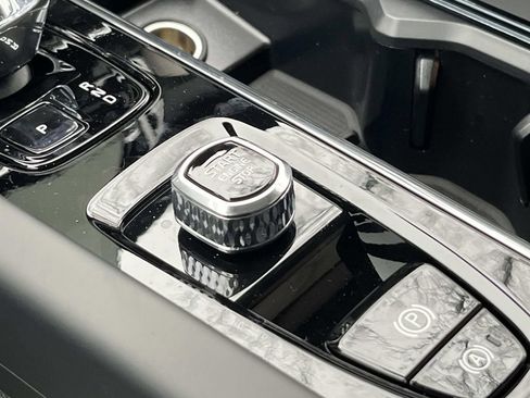 New 2026 Volvo XC60 B5 Plus w/ Climate Package image 33