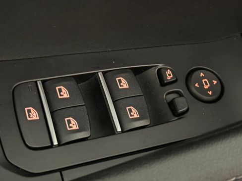 Used 2023 BMW X6 xDrive40i w/ M Sport Package image 13