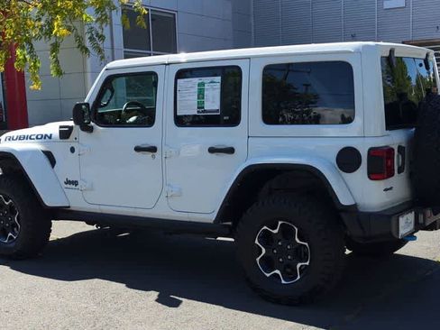 Used 2023 Jeep Wrangler Unlimited Rubicon 4xe w/ Cold Weather Group AWD/4WD image 6