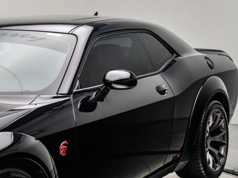 Used 2022 Dodge Challenger SRT Hellcat RWD image 34