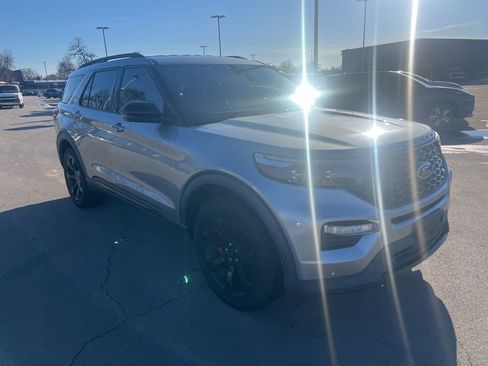 Used 2022 Ford Explorer ST w/ Equipment Group 401A image 7