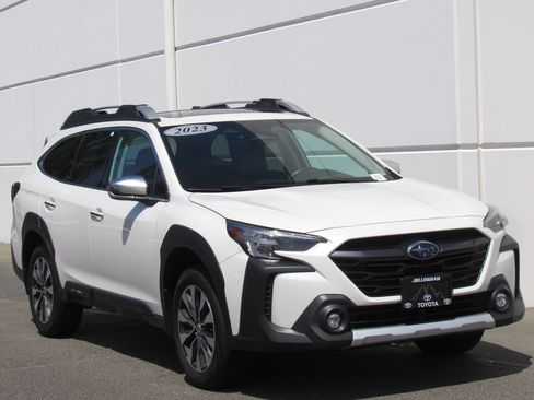 Used 2023 Subaru Outback Touring AWD/4WD image 2