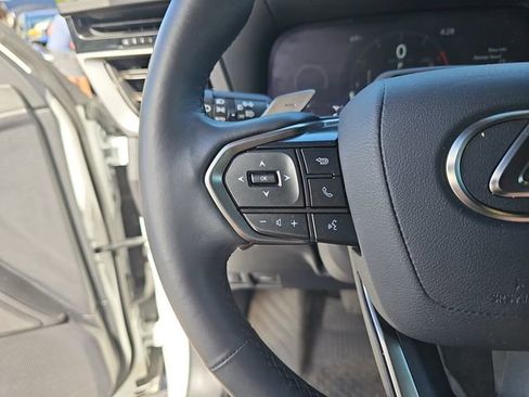 Used 2025 Lexus GX 550 w/ Accessory Package (2T) AWD/4WD image 19