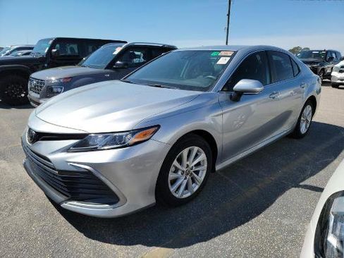 Used 2023 Toyota Camry LE w/ Convenience Package image 2