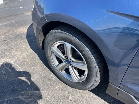 Used 2019 Ford Edge SEL w/ Equipment Group 201A AWD/4WD image 3