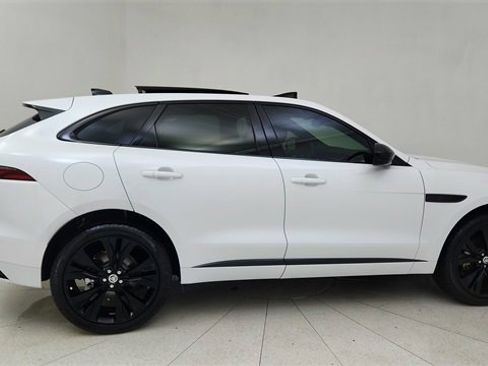 Used 2025 Jaguar F-PACE R-Dynamic S image 6