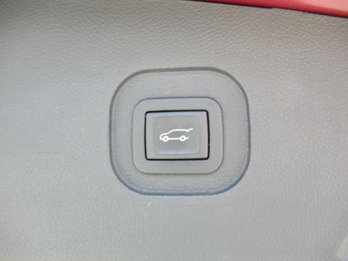 Used 2016 Chevrolet Equinox LTZ w/ Enhanced Convenience Package FWD image 33