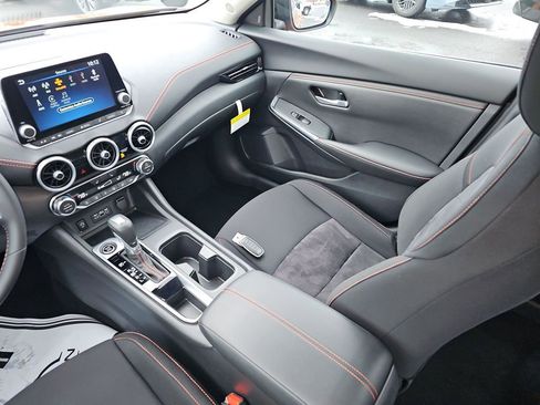 Used 2025 Nissan Sentra SR image 29
