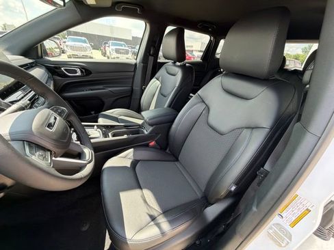 New 2026 Jeep Compass Latitude AWD/4WD image 13