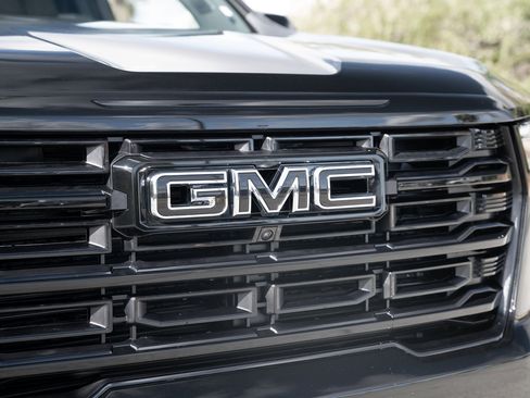 New 2026 GMC Acadia Elevation w/ Black Edition image 17