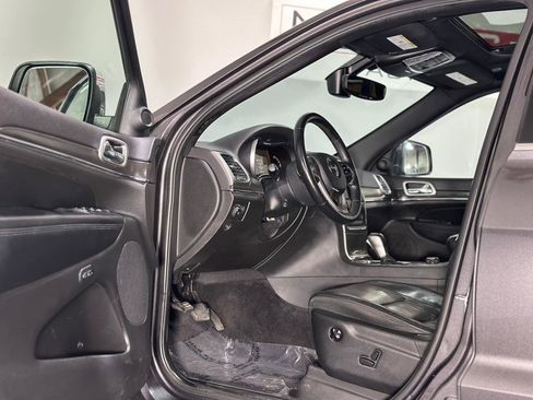 Used 2018 Jeep Grand Cherokee Limited w/ Luxury Group II AWD/4WD image 10