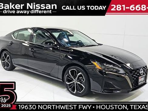 Certified 2025 Nissan Altima 2.5 SR FWD image 1