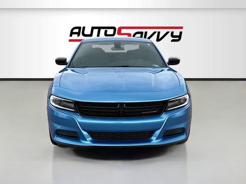 Used 2019 Dodge Charger SXT w/ Blacktop Package RWD image 2
