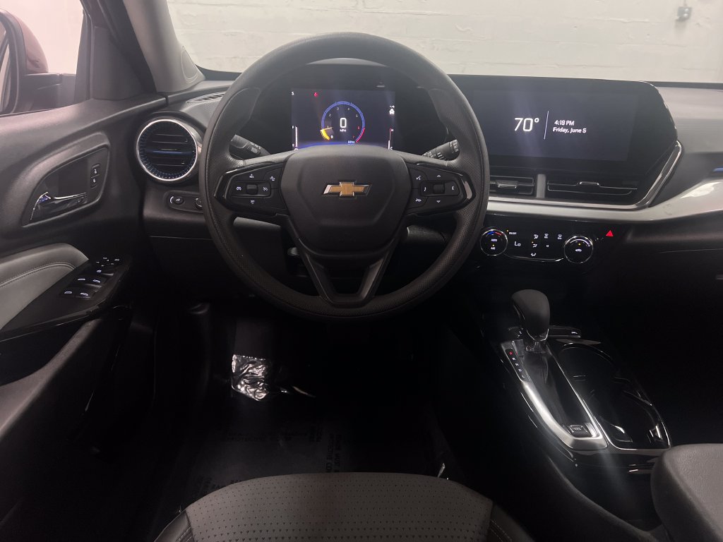 Used 2024 Chevrolet Trax LT FWD image 14